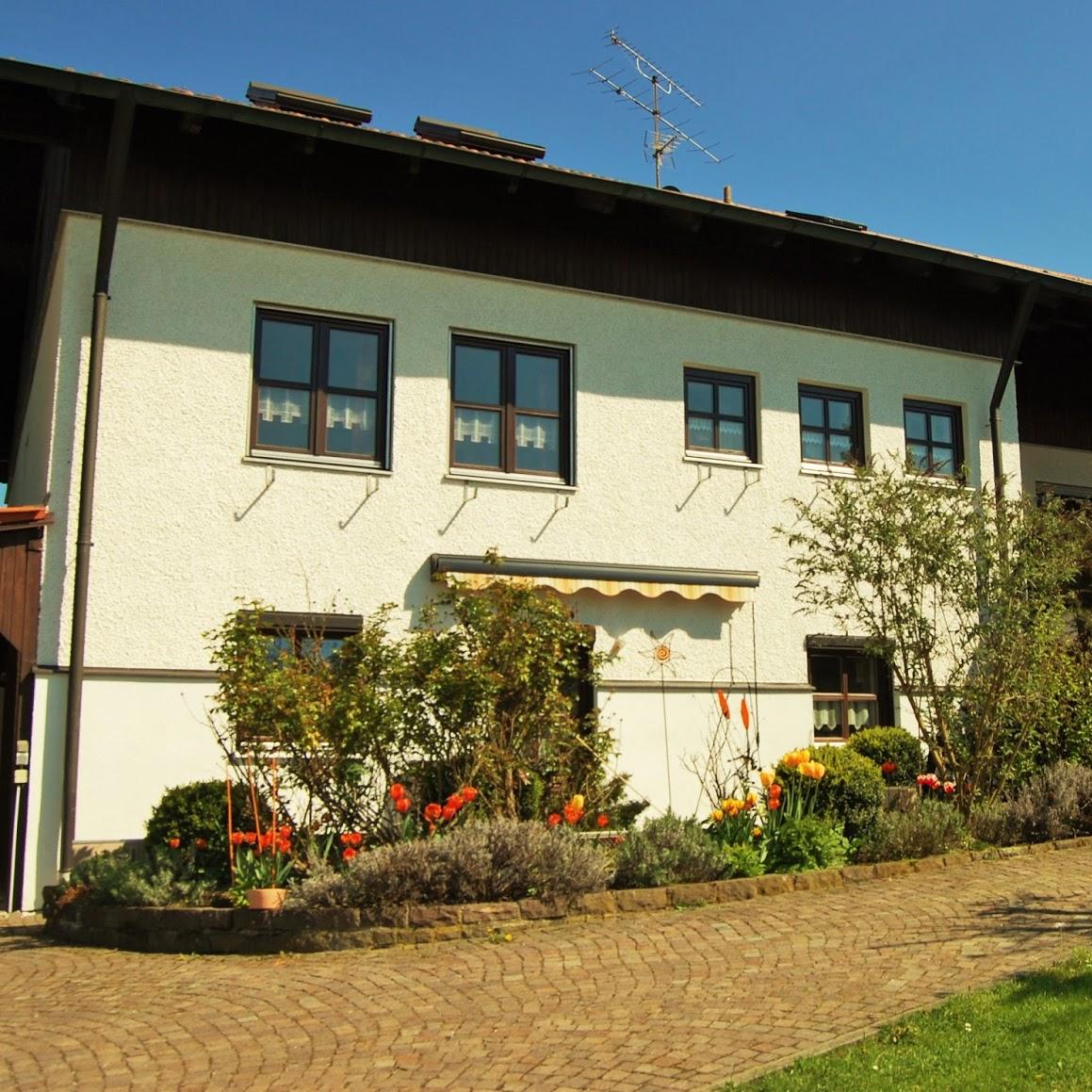 Restaurant "Gästehaus Familie Fuchs" in Wörth an der Donau