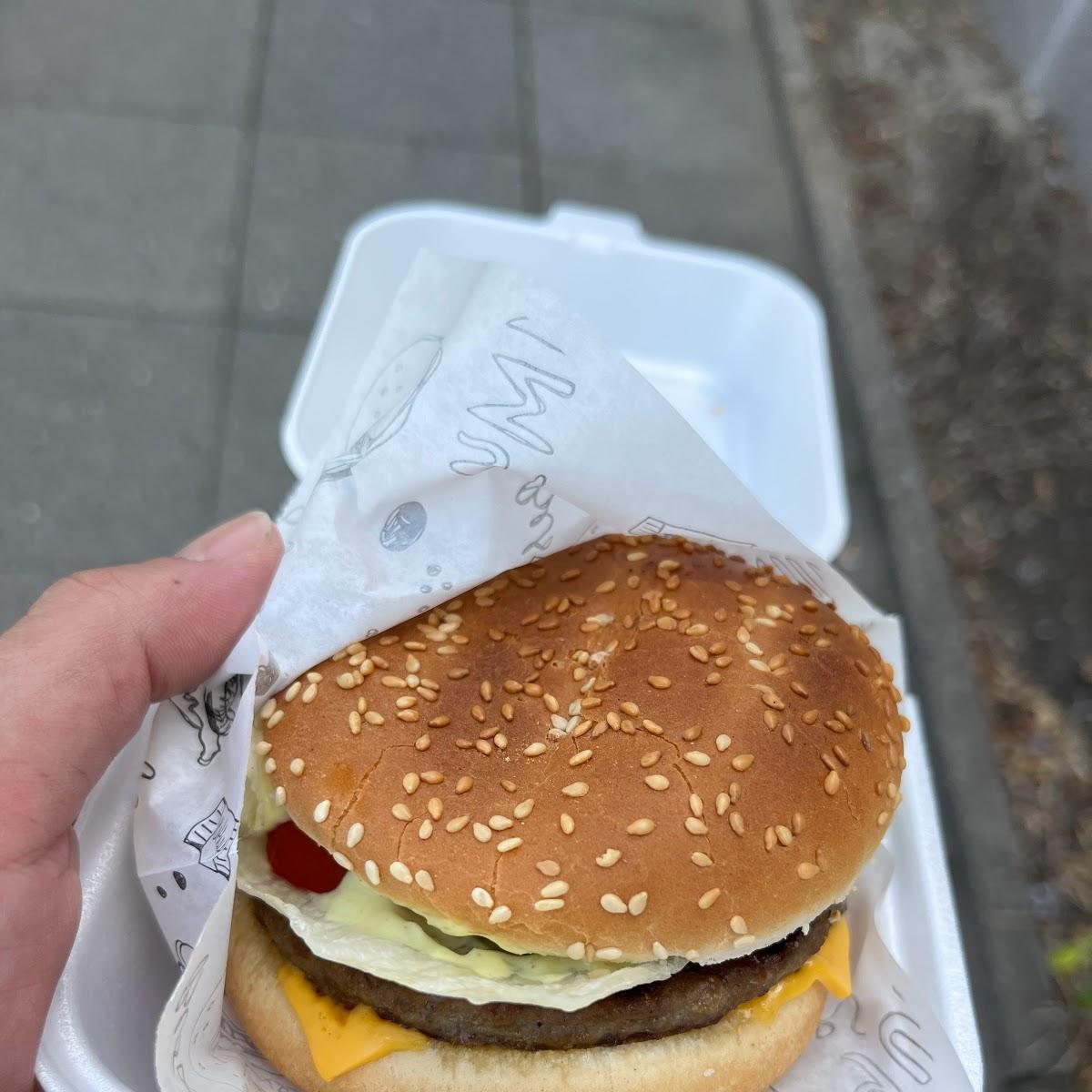 Restaurant "Big Whopper Maximilian Imbiss" in Berlin