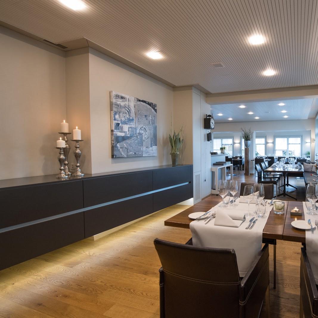 Restaurant "Gasthaus zum Bahnhof" in Berg