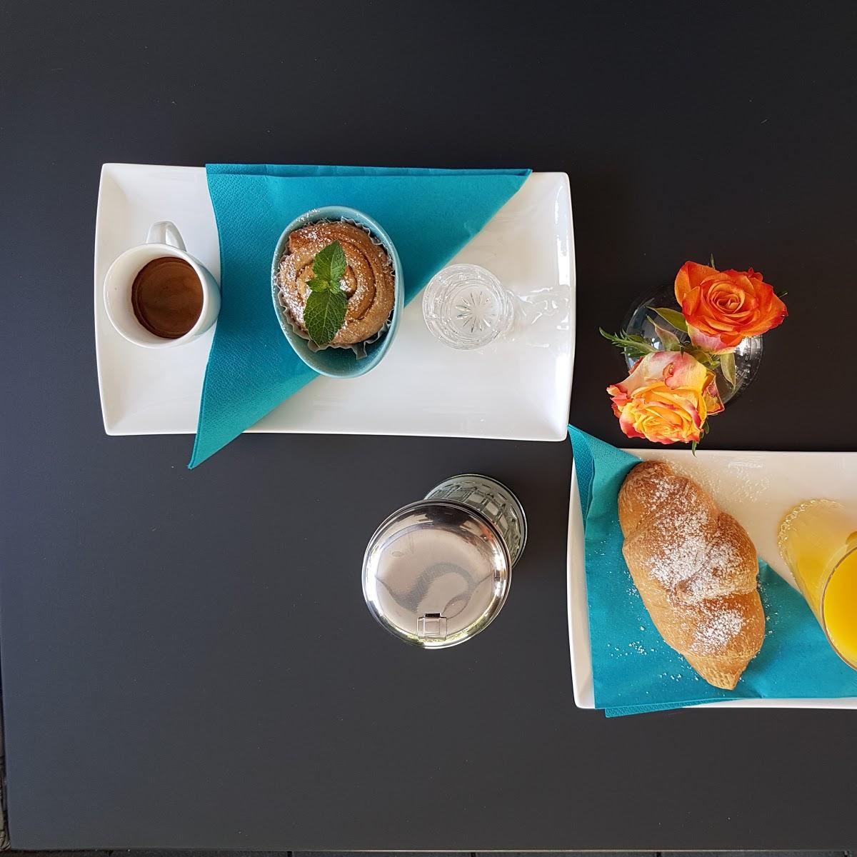 Restaurant "Robanus Friseur & Café" in Kist