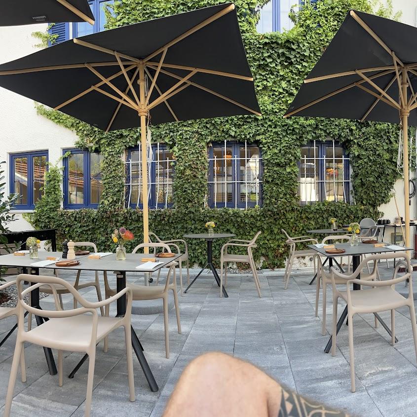 Restaurant "Lima-coffeemeetswine" in Aschau im Chiemgau