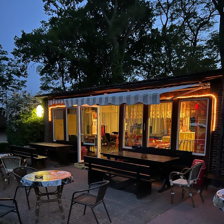 Restaurant "Efe’s Kiosk" in Clenze