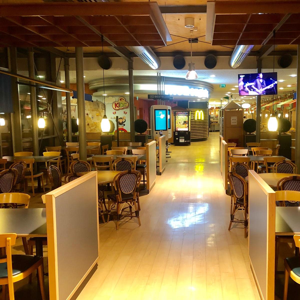 Restaurant "Serways Raststätte Frankenwald" in Berg