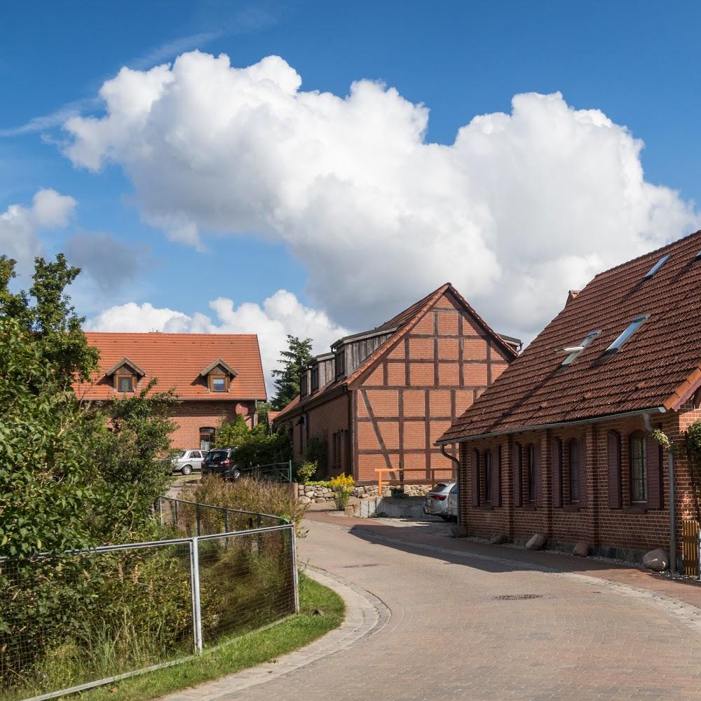 Restaurant "Pension Am Haussee Inh. Jänchen" in Feldberger Seenlandschaft