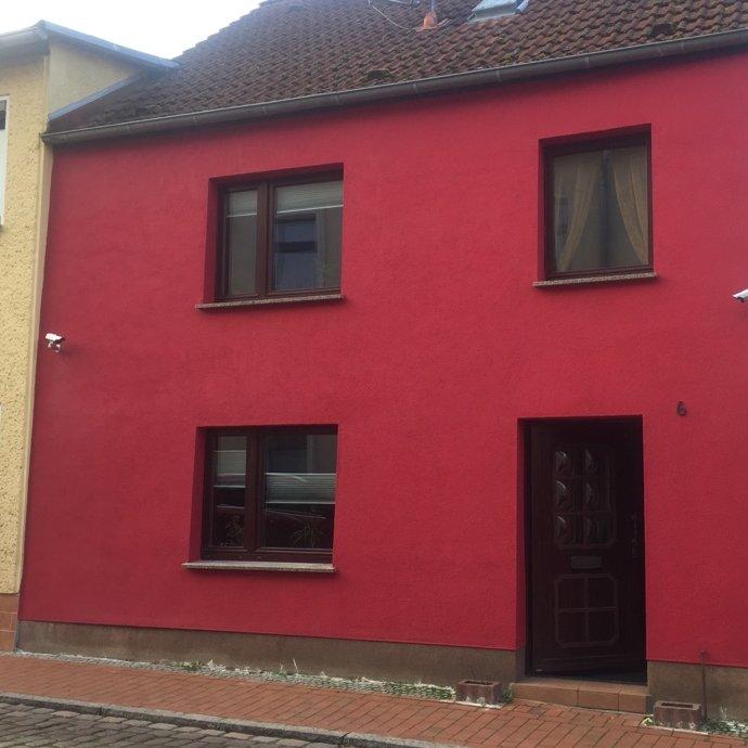 Restaurant "Ufos rootes Hus" in Sternberg