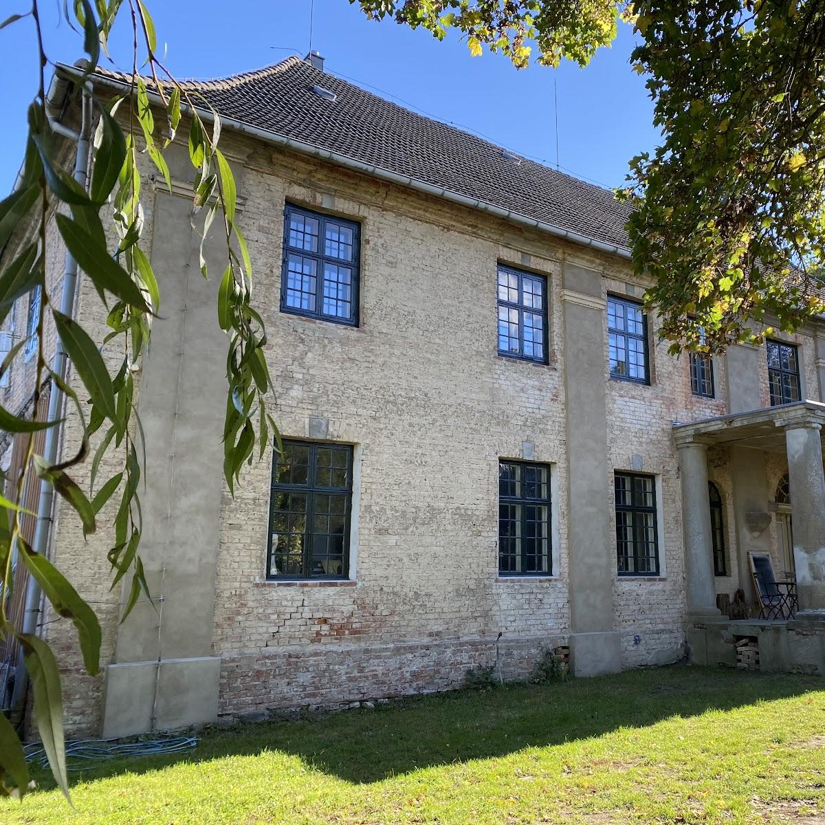 Restaurant "HerrenHaus Dölitz" in Gnoien