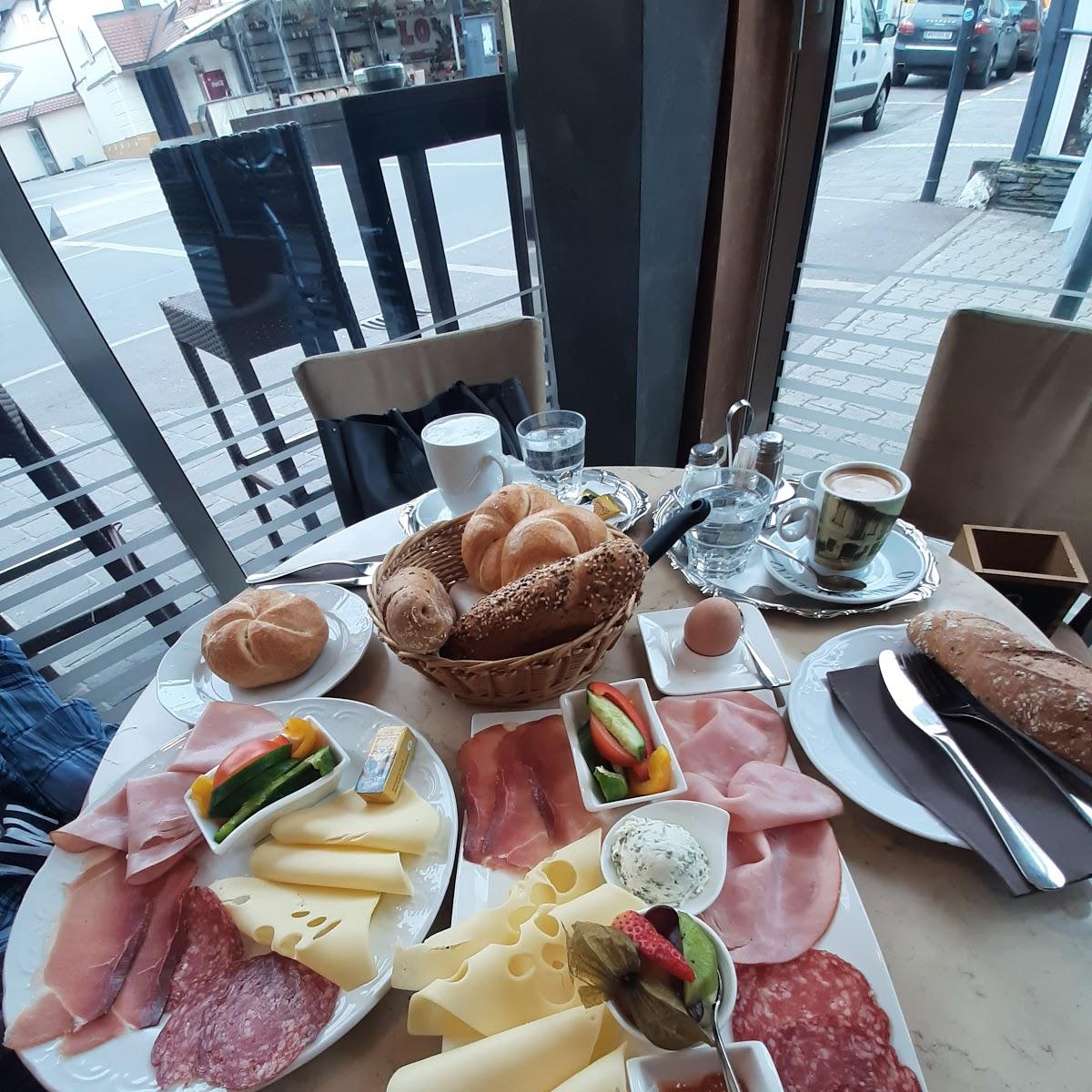 Restaurant "Cafe Rella" in Velden am Wörthersee