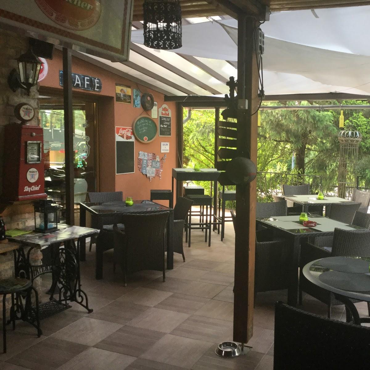 Restaurant "Old Car