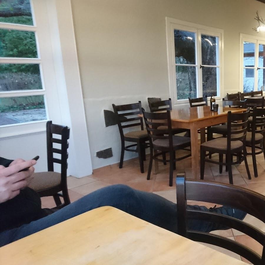 Restaurant "Alter Moselgarten Mediterrane Küche" in Brodenbach