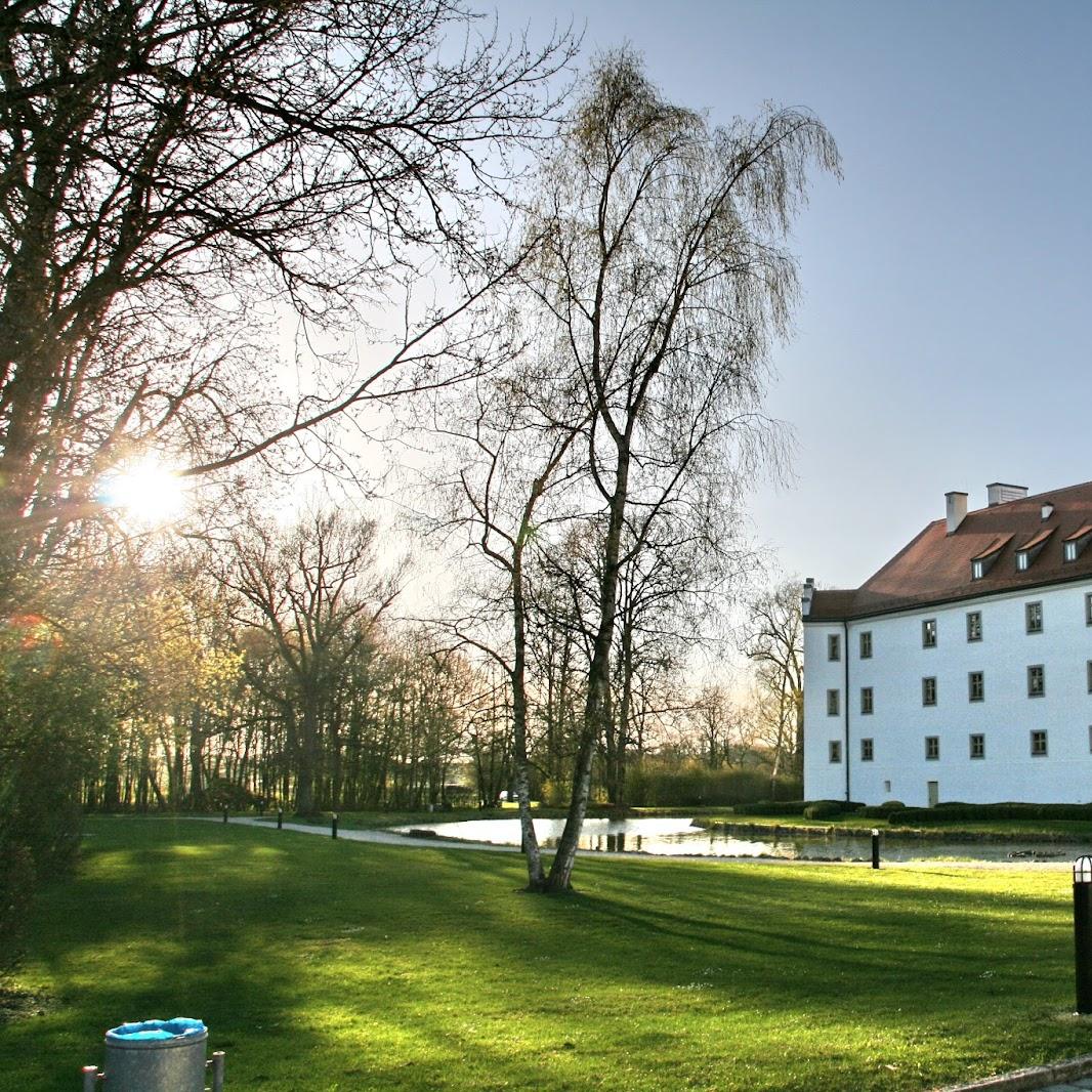 Restaurant "Schloss  GmbH" in Hohenkammer