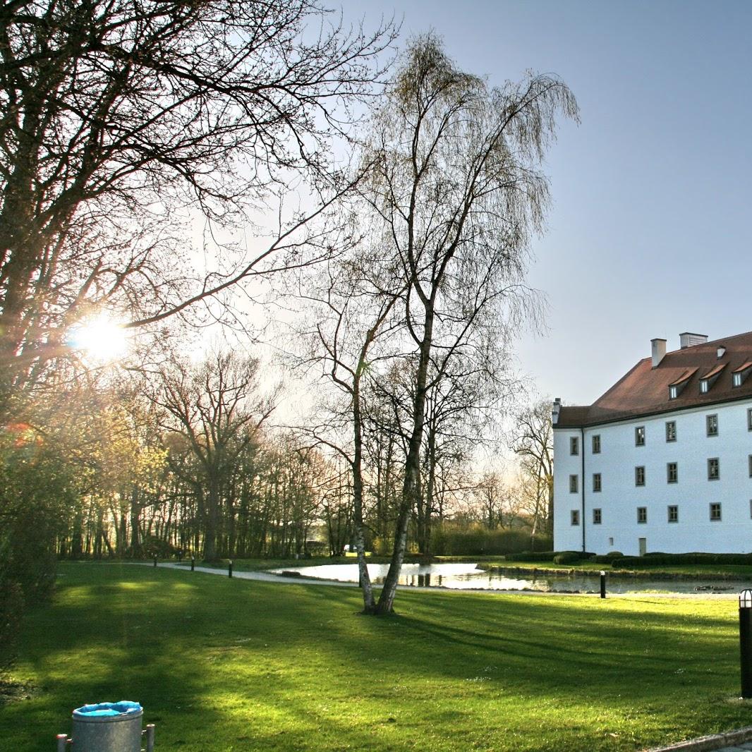 Restaurant "Schloss  GmbH" in Hohenkammer