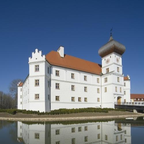 Restaurant "Schloss  GmbH" in Hohenkammer