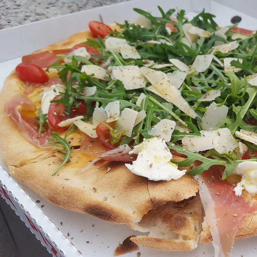 Restaurant "Lorenzo pizza" in Karlsbad