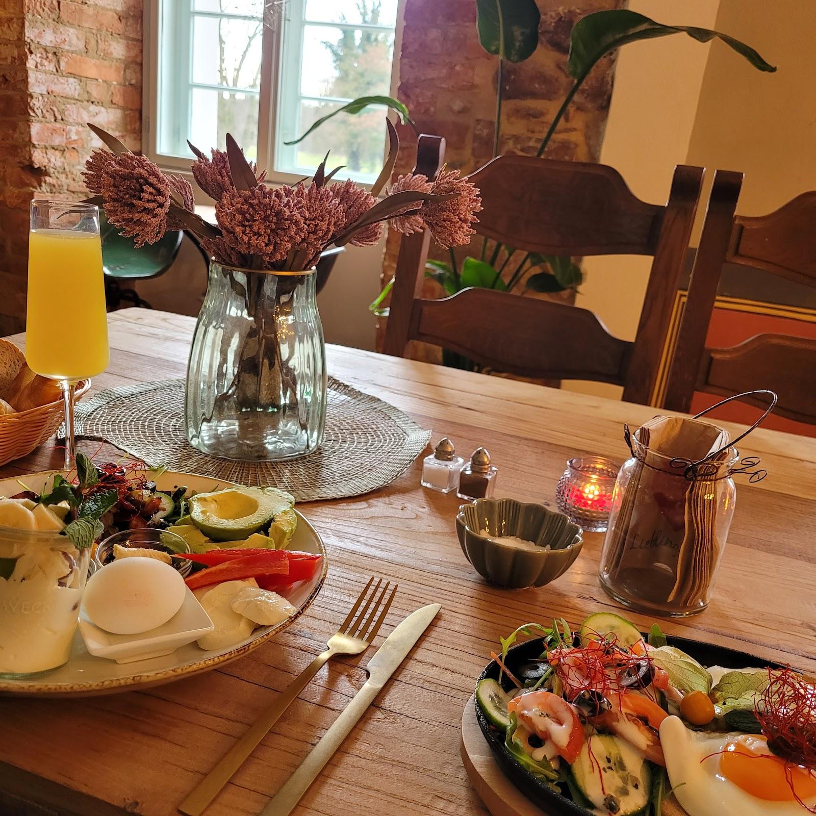 Restaurant "Hereinspatziert Cafe im Schloss Baruth" in Baruth-Mark