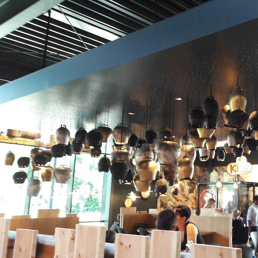 Restaurant "Serways Raststätte  West" in Vaterstetten