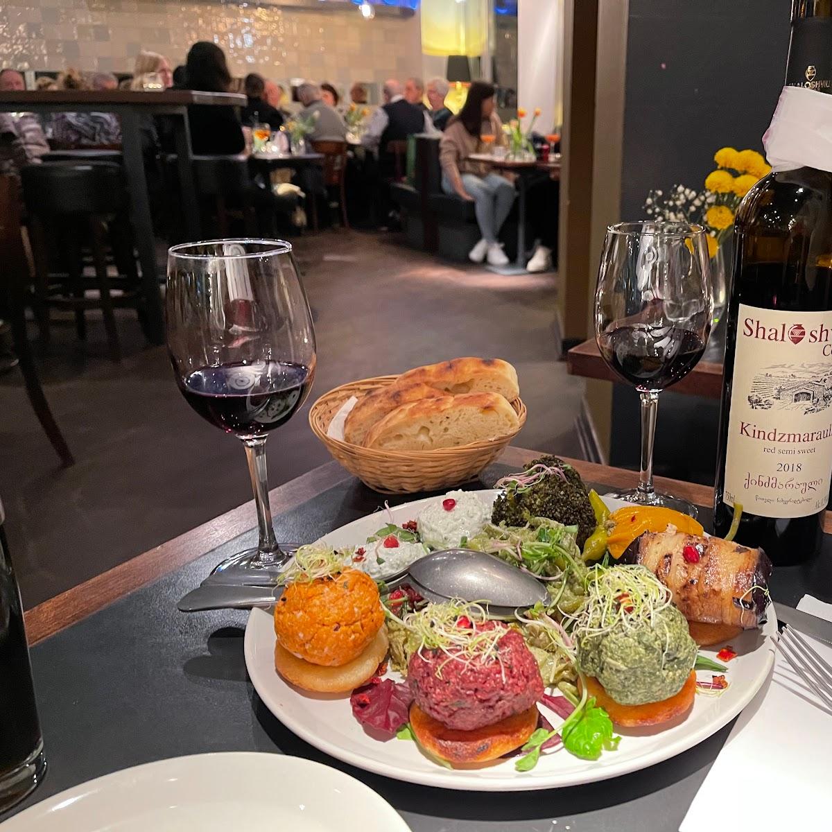 Restaurant "SO RE Restaurant&Bar Georgische Küche" in Düsseldorf