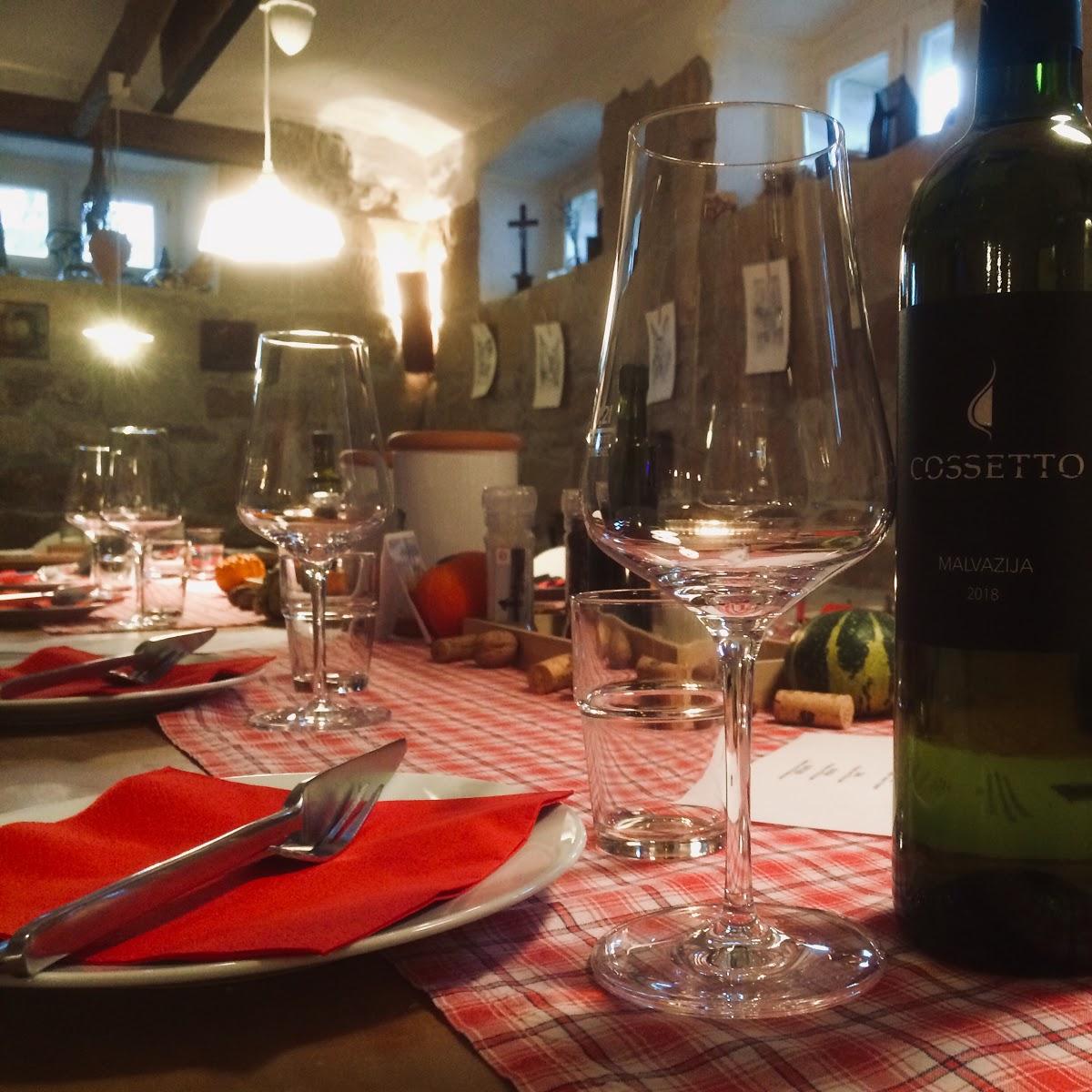 Restaurant "Sahrhof Vinothek" in Trebgast