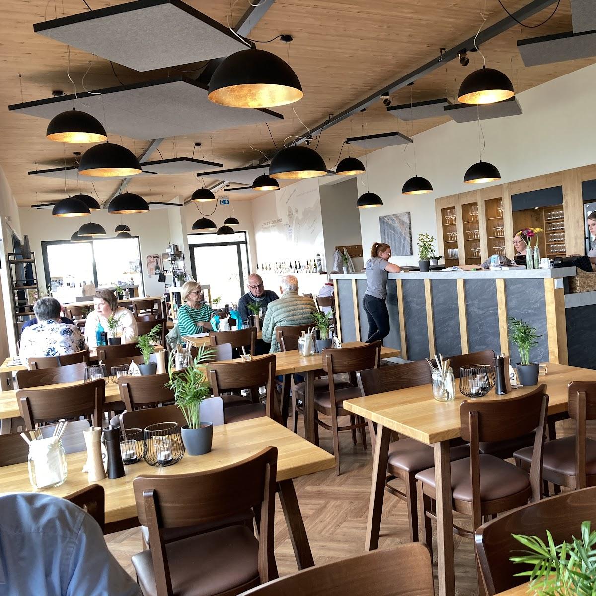 Restaurant "Riesling-Pier" in Oestrich-Winkel