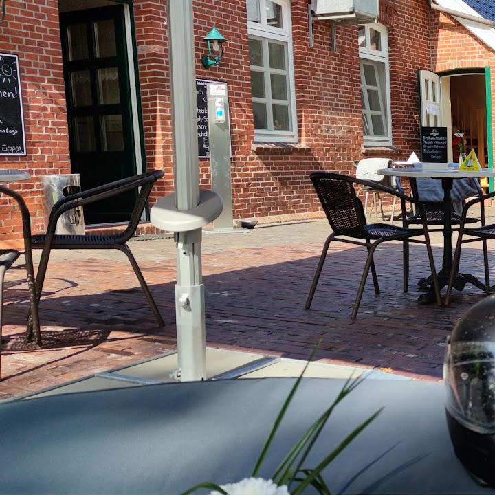 Restaurant "Bahnhof Strackholt 1900 Cafe Kneipe" in Großefehn