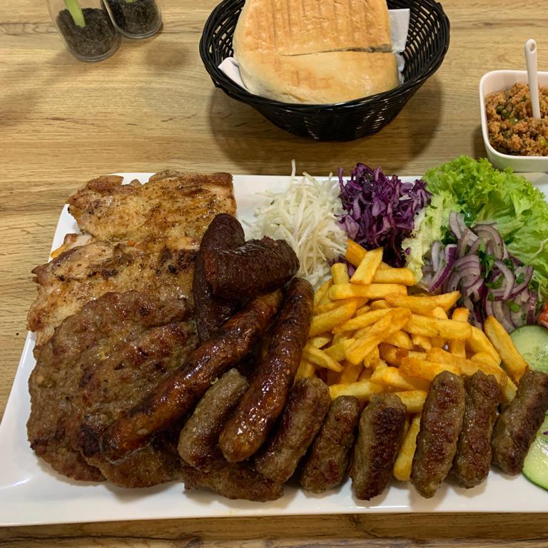 Restaurant "Fontana Balkan Grill" in Neuwied