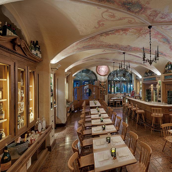 Restaurant "Vinothek by Geisel" in München