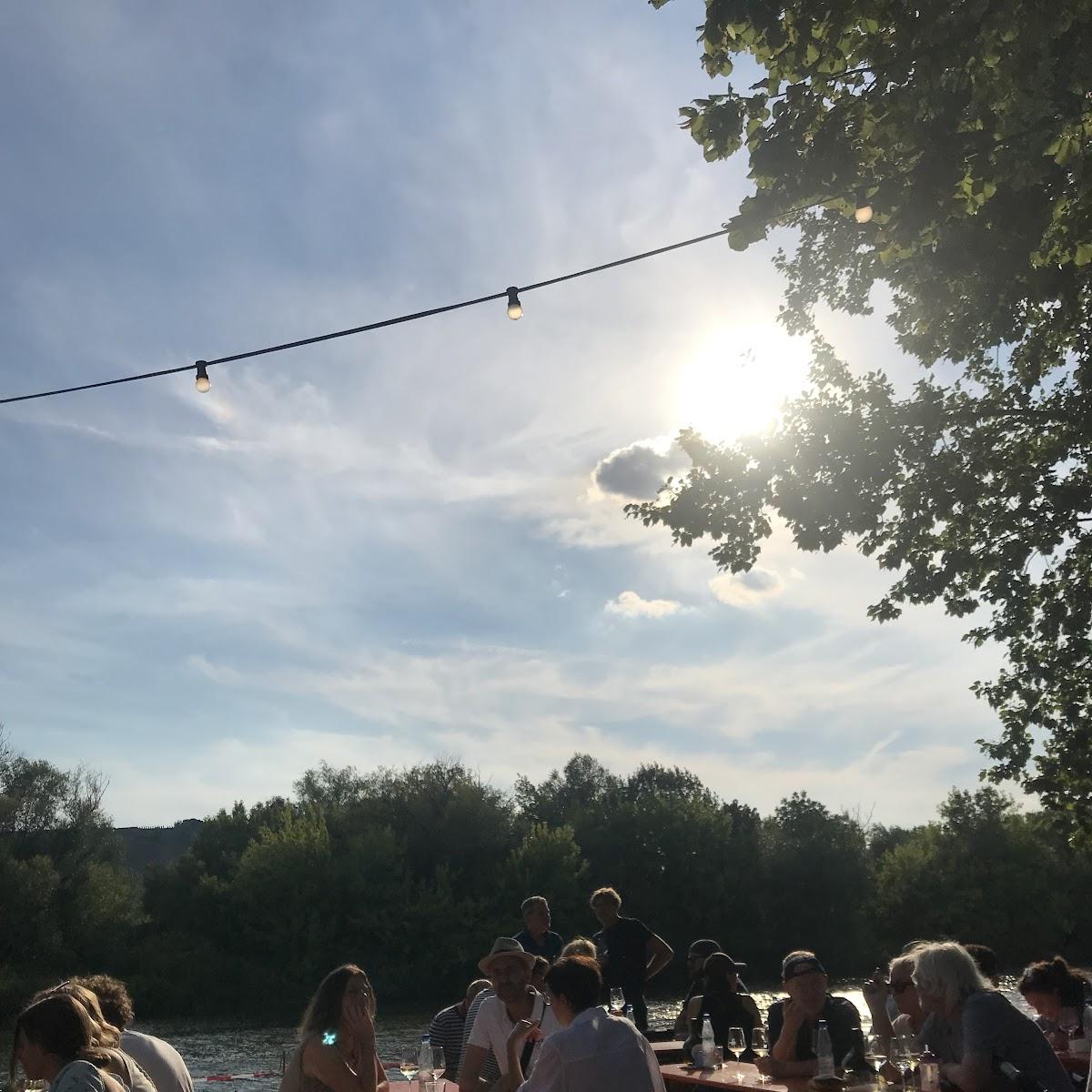 Restaurant "Uferweinfest" in Randersacker