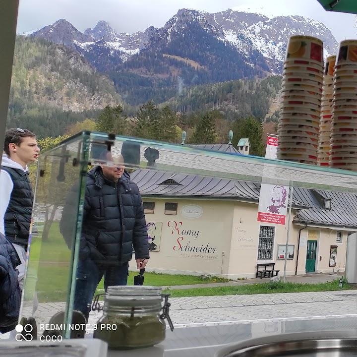 Restaurant "Eis Rolls Königssee" in Schönau am Königssee