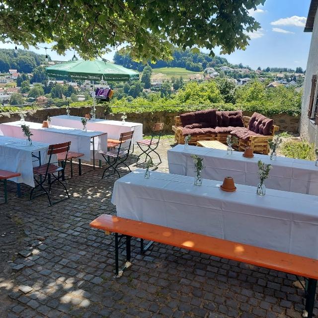 Restaurant "Burg Biergarten" in Falkenstein