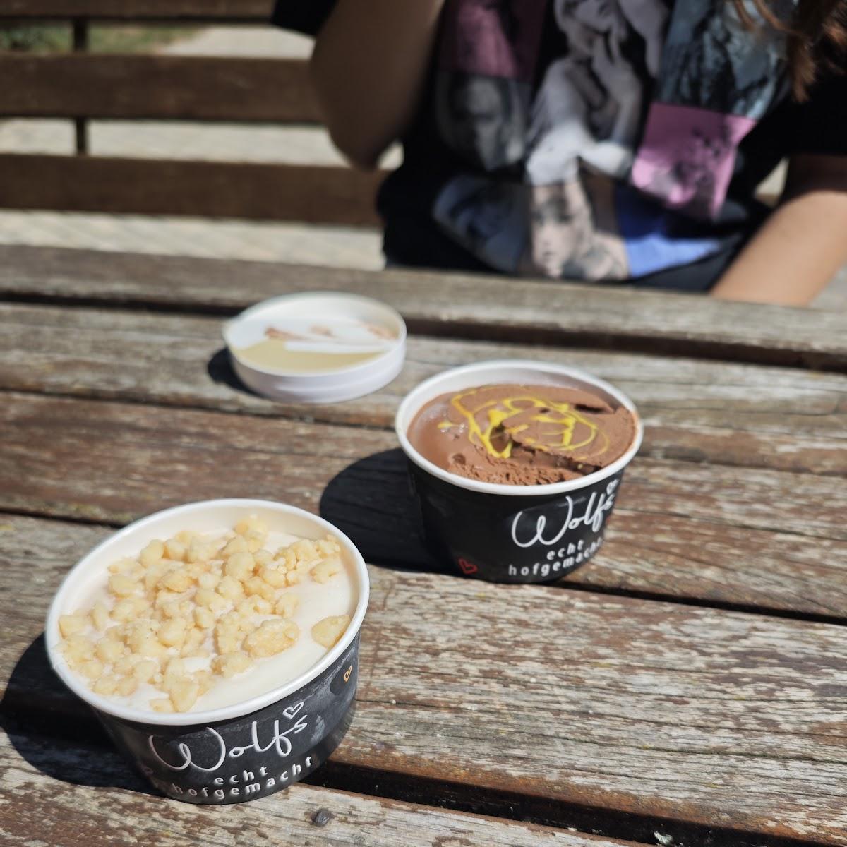 Restaurant "Eisautomat Wolfs echt Hofgemacht" in Frankenwinheim