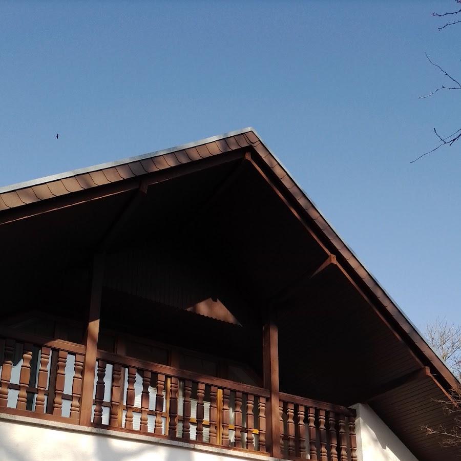 Restaurant "Gasthaus „Zum Lindenhof“" in Weißenfels