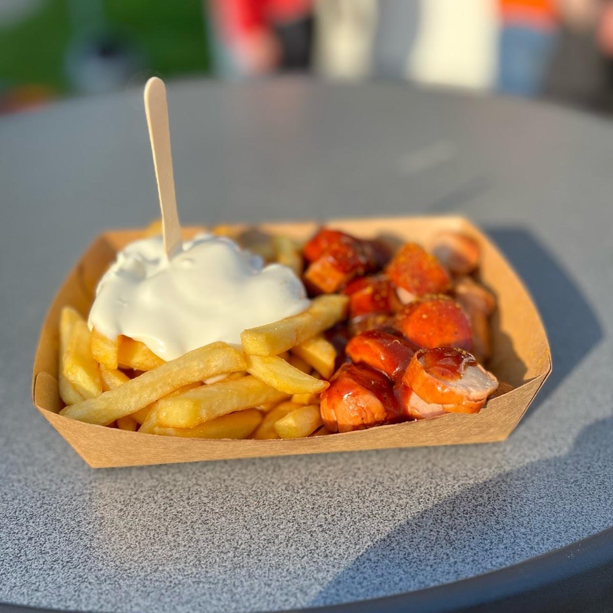 Restaurant "Thüringer Bratwurst an Jens & Claudi`s Kultimbiss" in Dassow