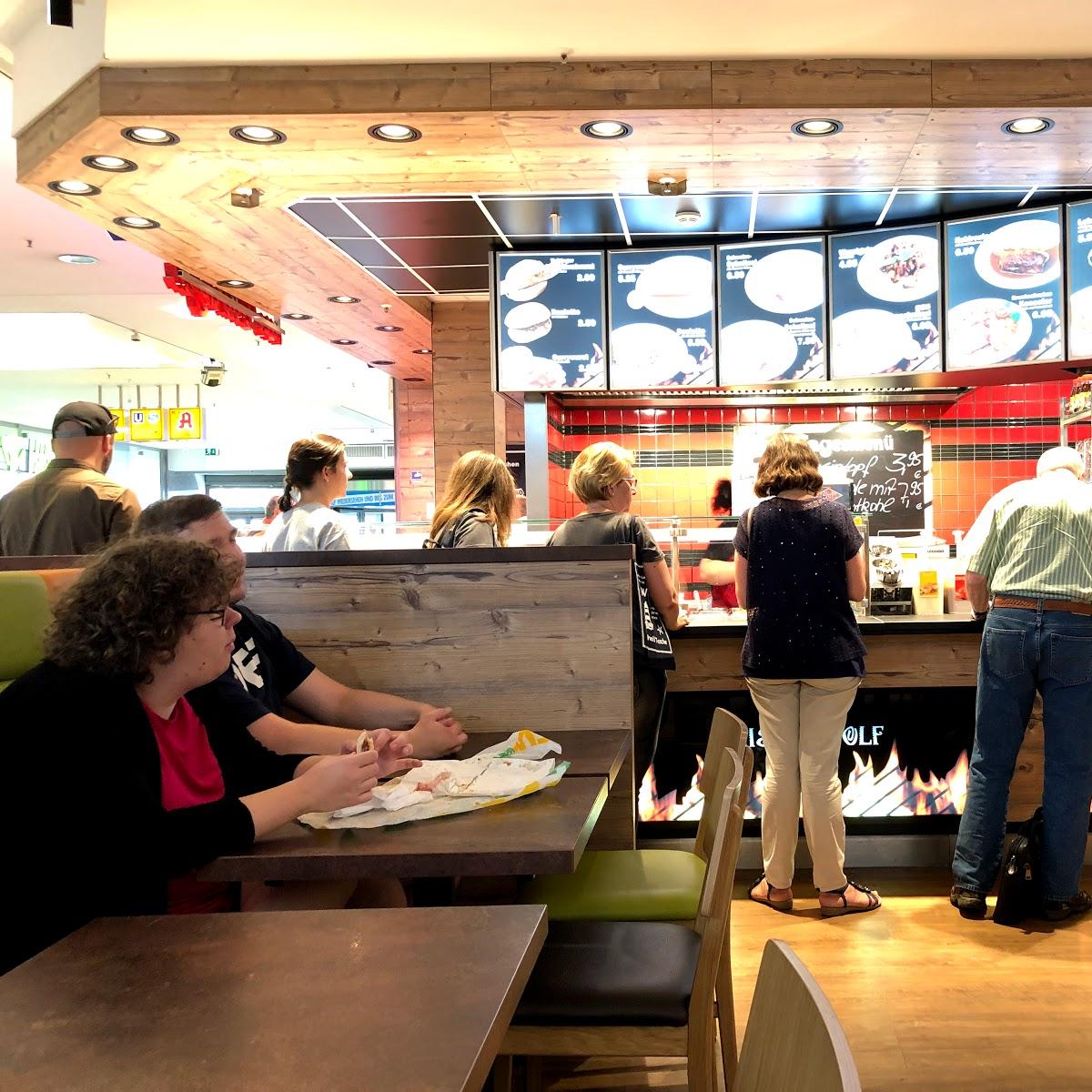 Restaurant "Wolf Wurstshop mit Heisser Wolf Restaurant" in Berlin