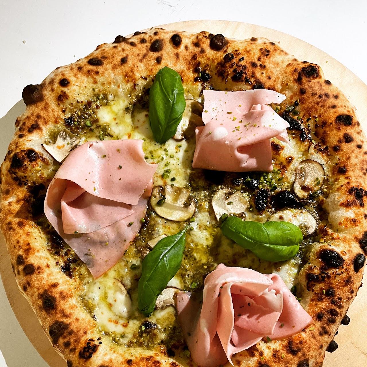 Restaurant "Pizzaiolo Ingo Food Trailer" in Forstinning