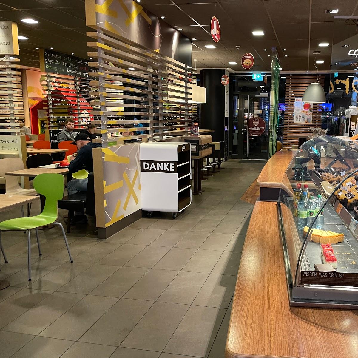 Restaurant "McCafé" in Aurach