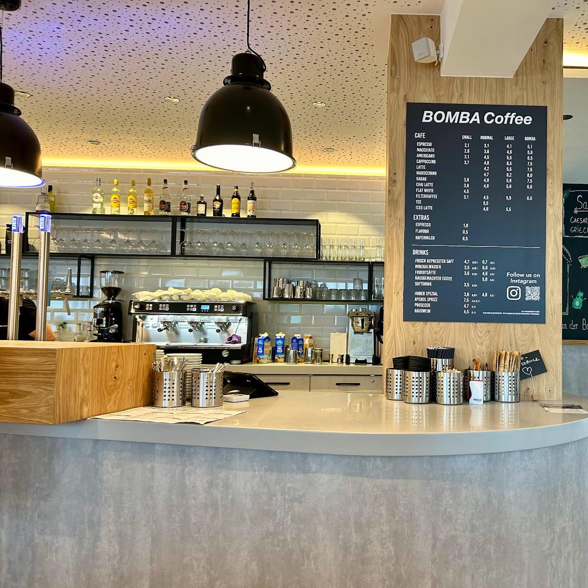 Restaurant "BOMBA Coffee Centrale" in Sankt Johann in Tirol