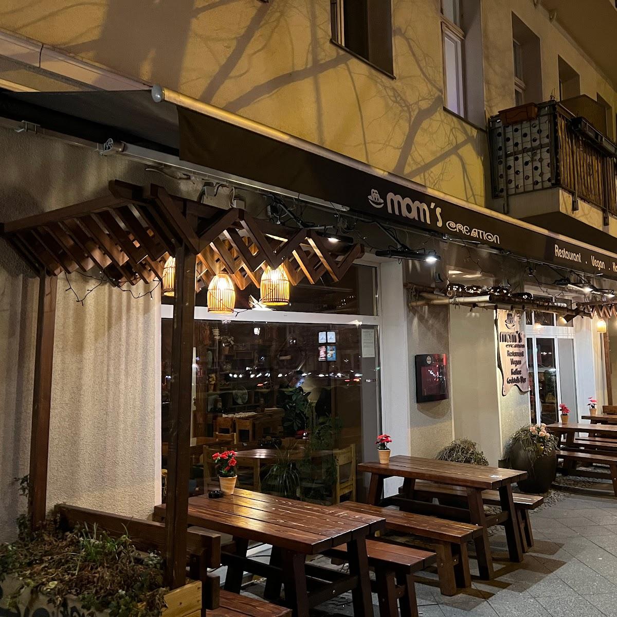 Restaurant "Mom