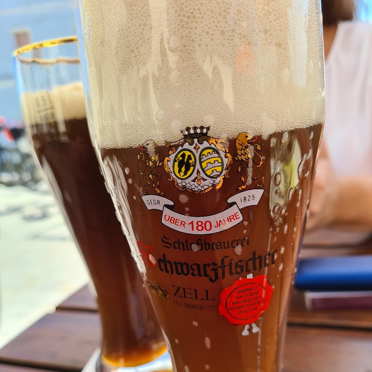 Restaurant "Schwarzfischer Brauerei" in Zell
