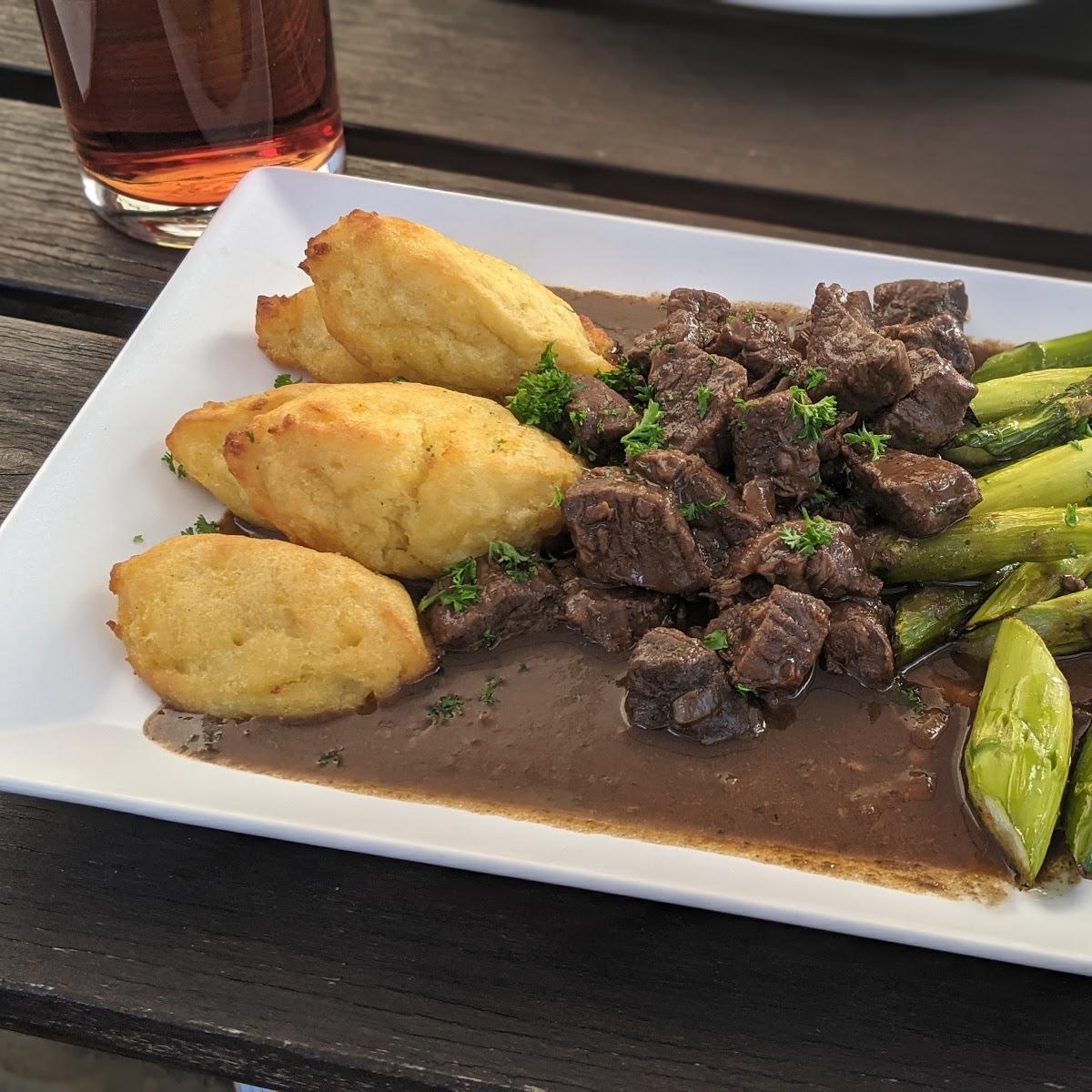 Restaurant "Weingasthof „Zum weißen Roß“" in  Osthofen