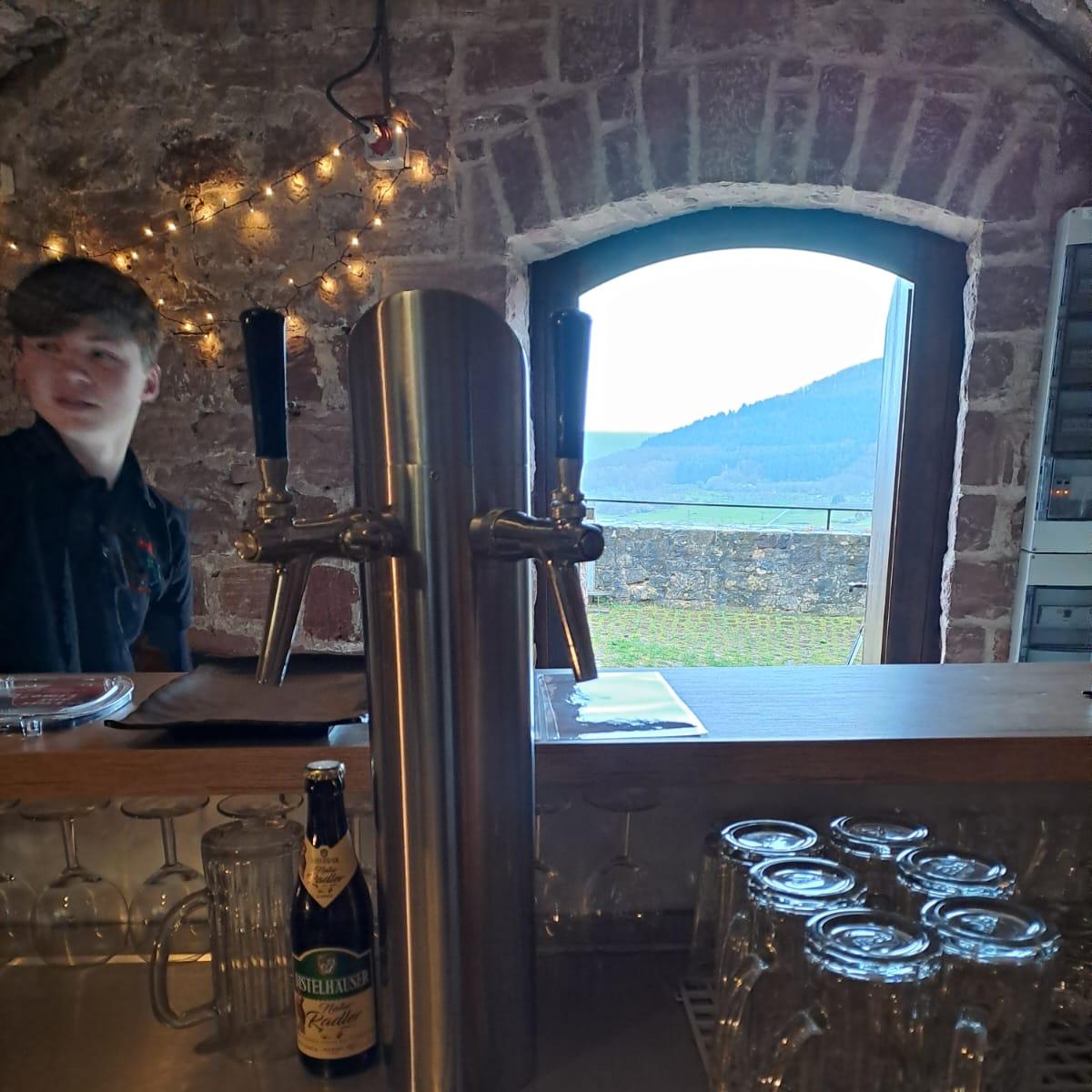 Restaurant "Burgschänke Henneburg  ( Bogenparcours - Bogenverleih - Bogenkurse - Firmenevents )" in Stadtprozelten