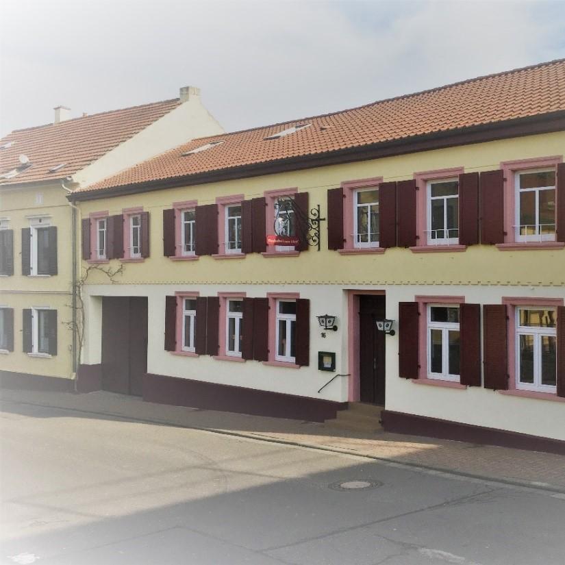 Restaurant "Gasthaus er Hof - RJCK Consulting GmbH" in Bechtheim