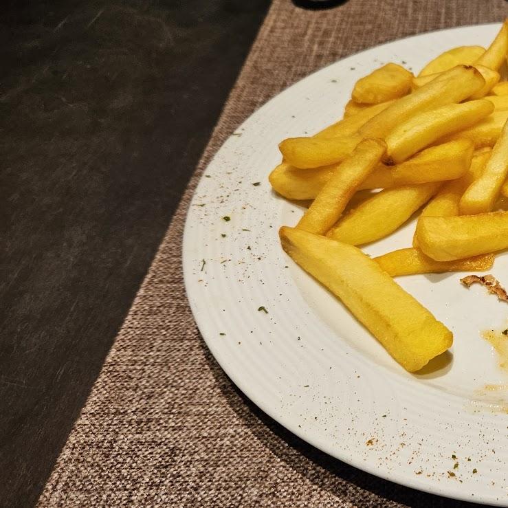 Restaurant "Nikopolis Restaurant" in Eich