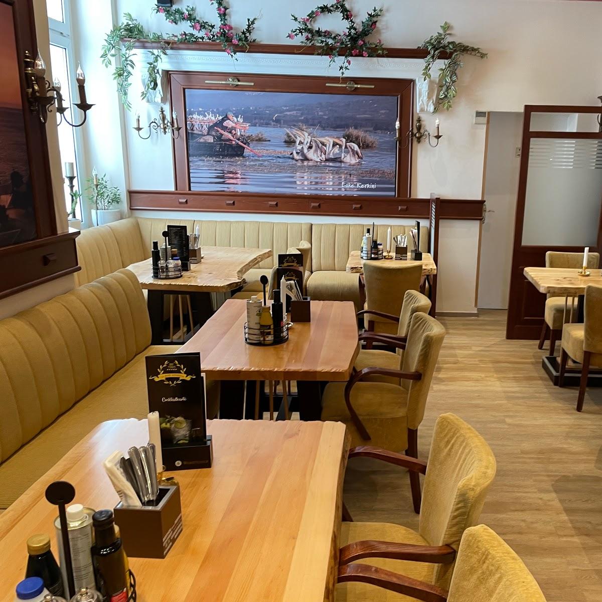 Restaurant "Ta Dio Aderfia" in Berlin