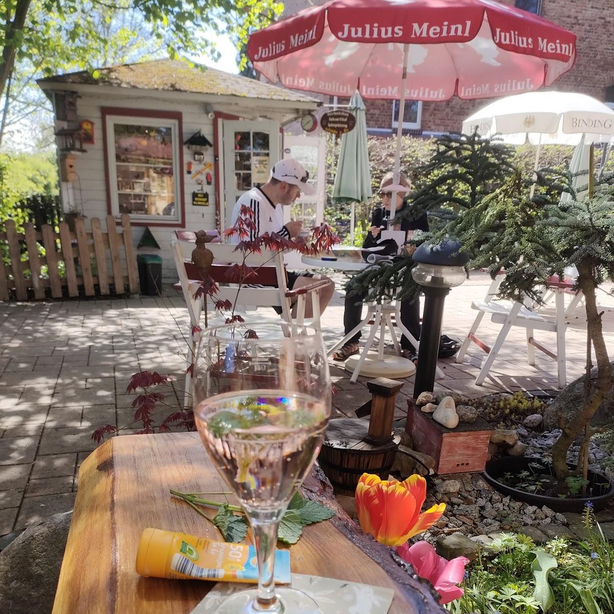 Restaurant "Holzspielzeug & Eis und Getränke" in Edermünde