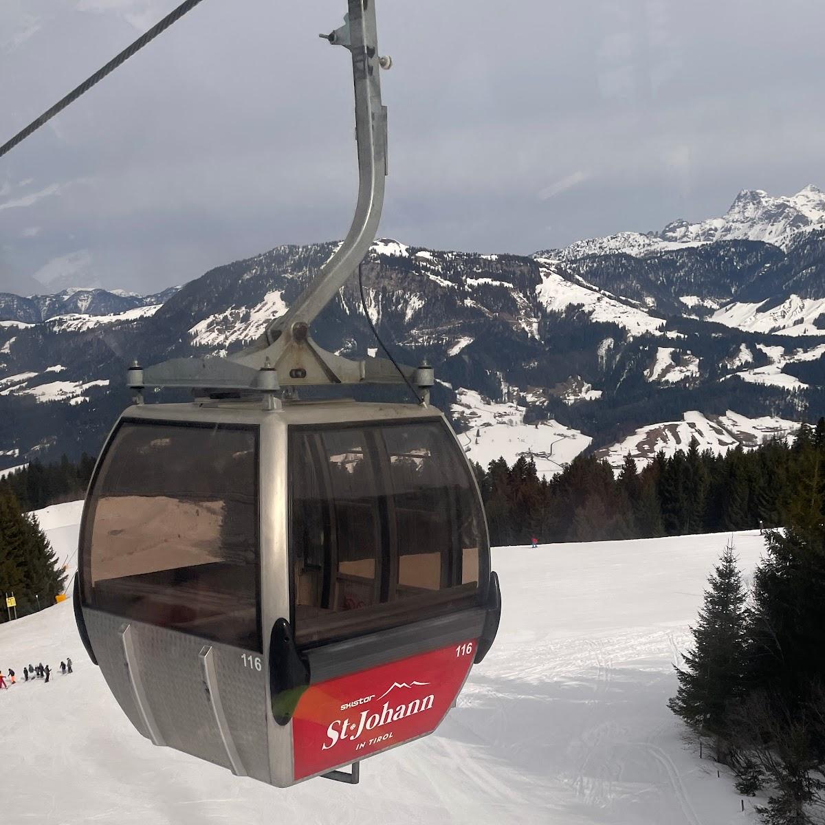Restaurant "Heiße Ecke" in Sankt Johann in Tirol