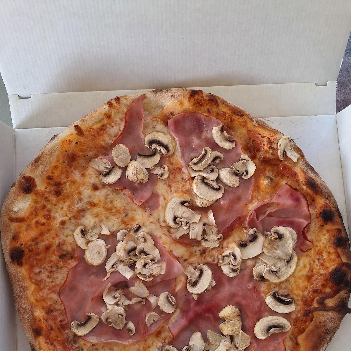 Restaurant "Giovannis Pizzamobil" in Obing