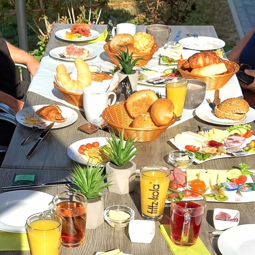 Restaurant "Café & Backshop im MarktTreff" in Glasau