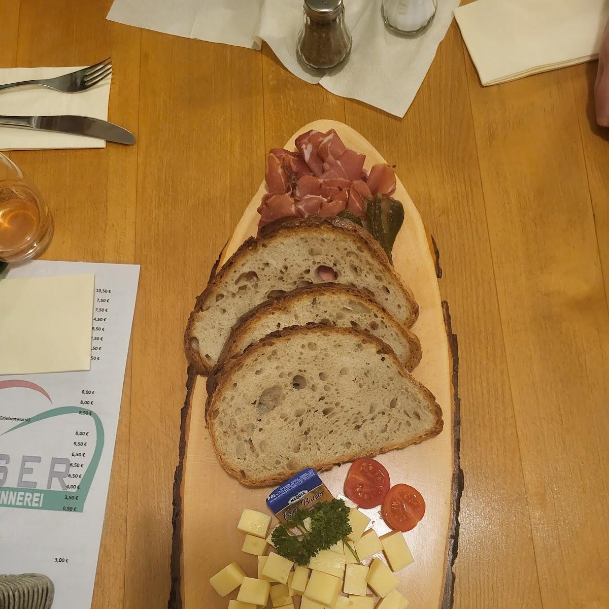 Restaurant "Kaisermost Besen & Brennerei" in Ebersbach an der Fils