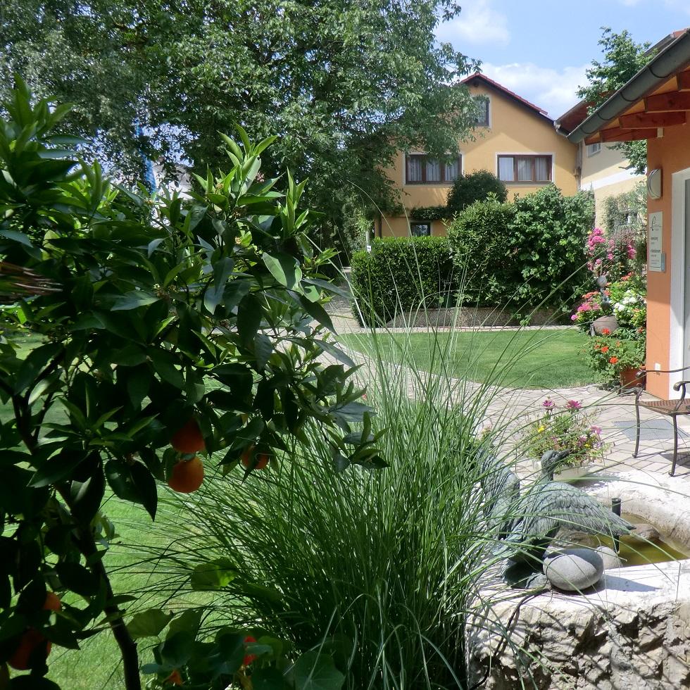 Restaurant "Carlbauer Pension & HOF" in Kelheim