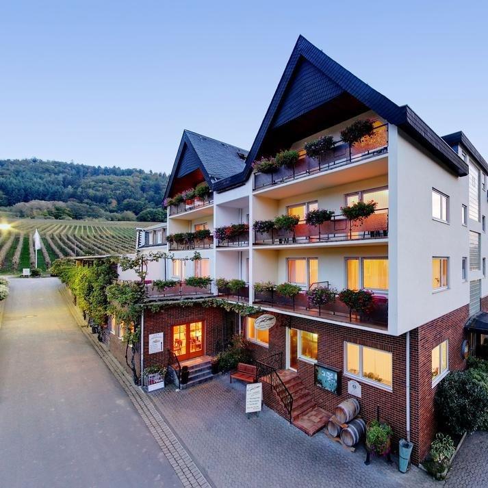 Restaurant "Weinhotel Sonnenschein" in Ernst