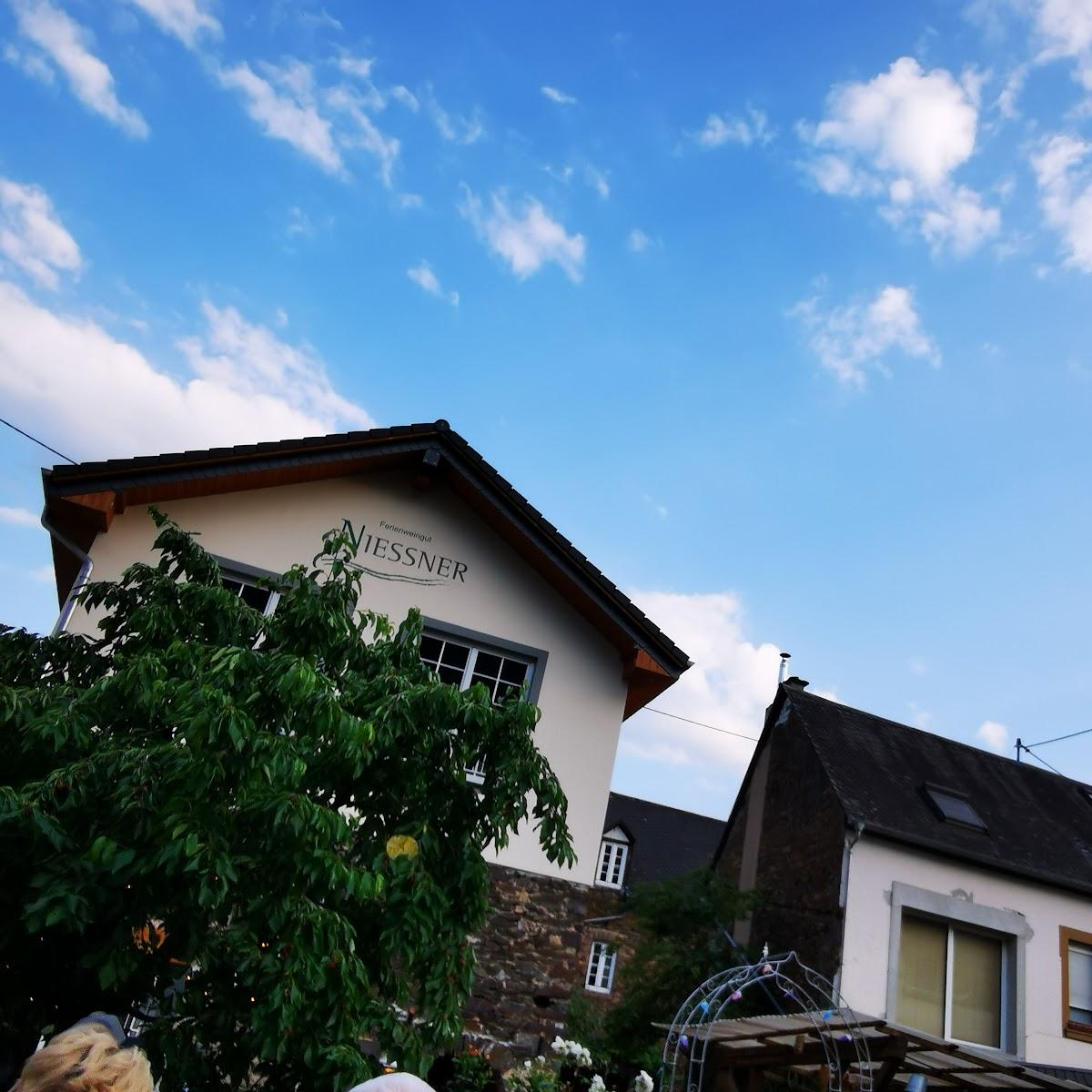 Restaurant "Weingut Niessner" in Ernst